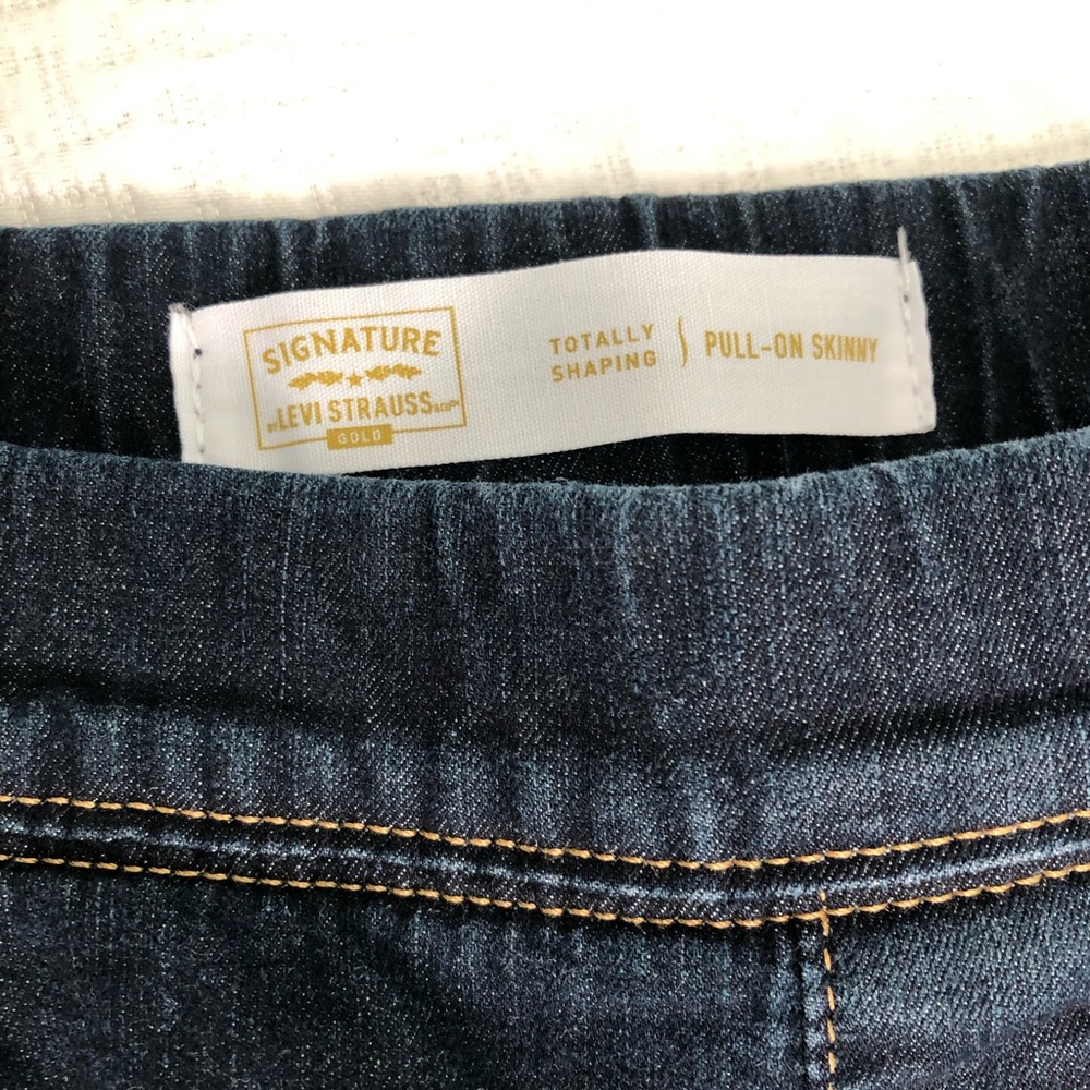 Levi’s Pull On Jeans